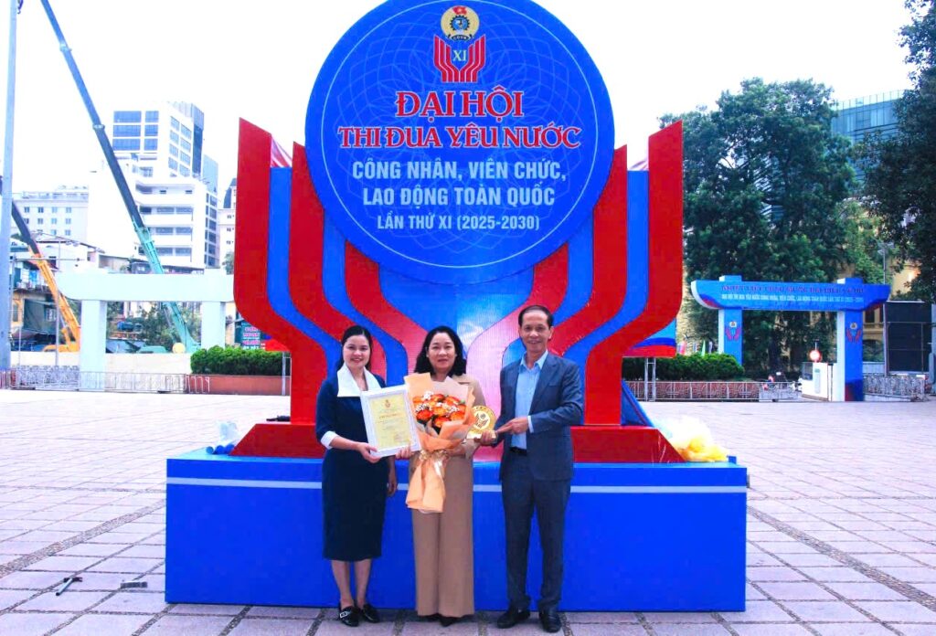 Cong doan Intimex thi dua yeu nuoc