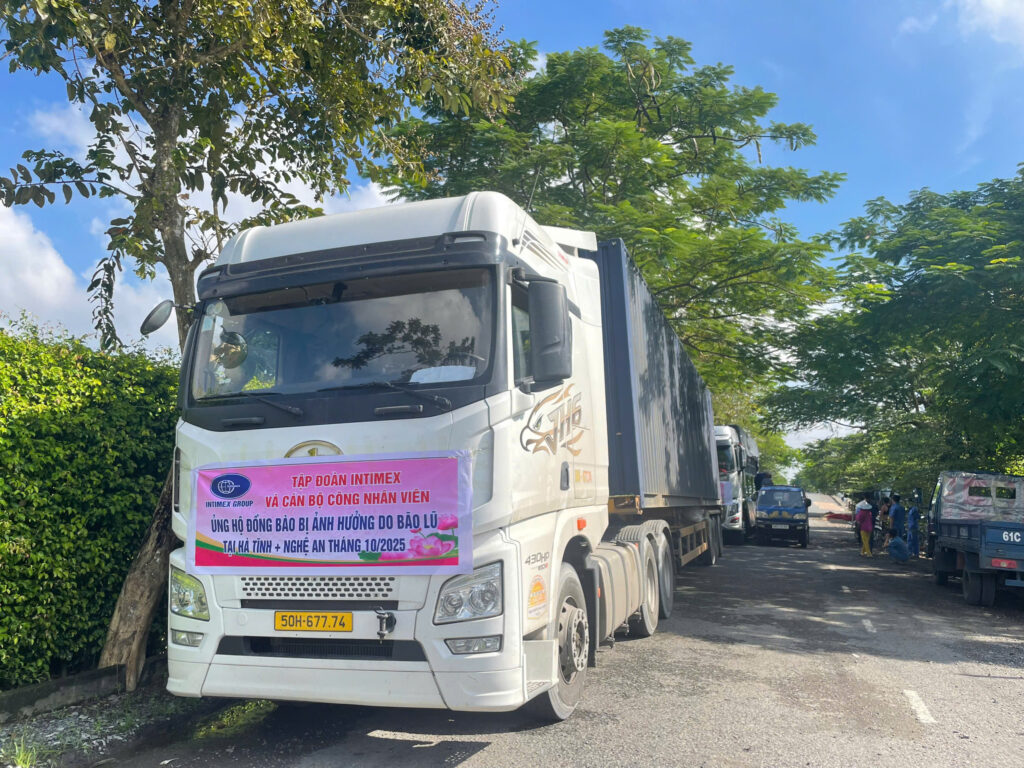 Intimex ung ho dong bao thiet hai bao so 11