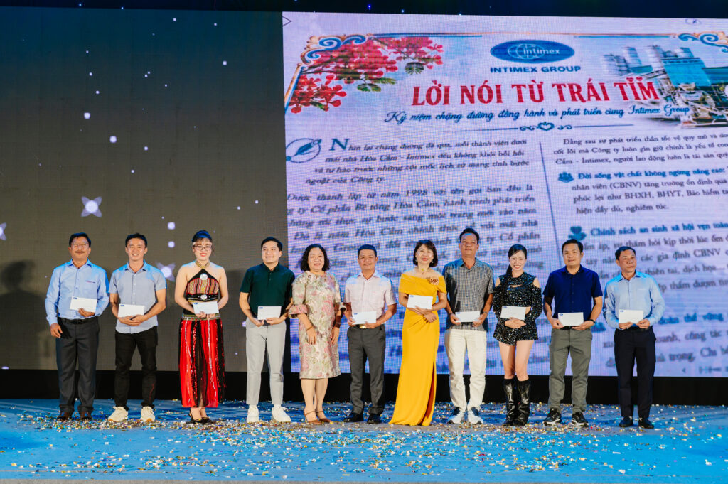 GIA THUONG CUOC THI BAI VIET